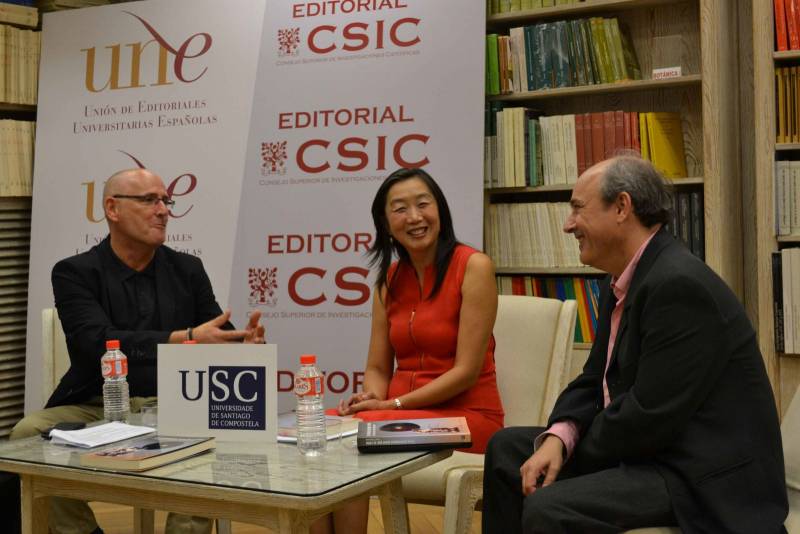 Presentación del libro "Esos astrónomos locos por el cielo" (USC)