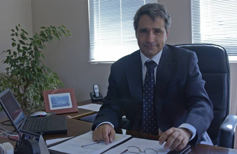 José María Valpuesta en su despacho