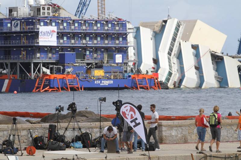 Comienza la operación sin precedentes para enderezar el Costa Concordia