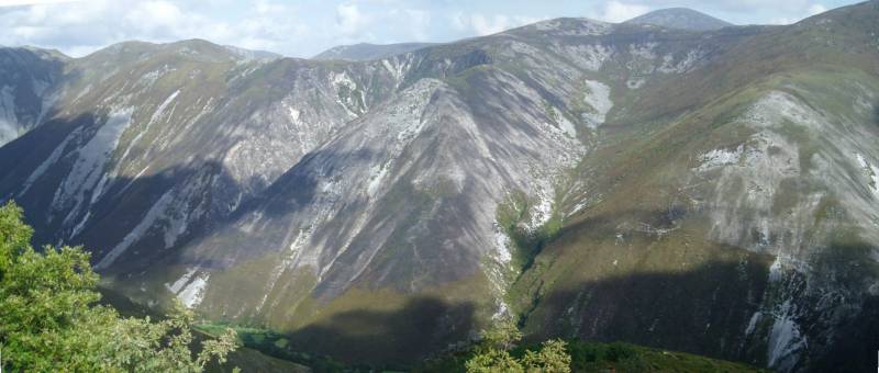 Montaña del norte de España con un suelo muy erosionado.