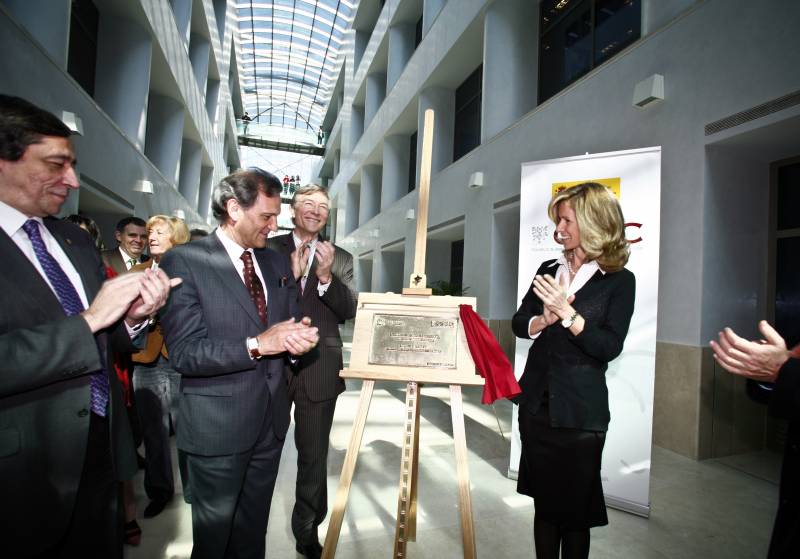La ministra de Ciencia e Innovación inaugura el Centro de Ciencias Humanas y Sociales 