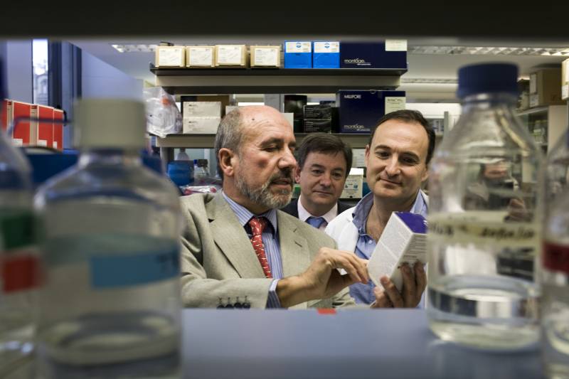 Investigadores españoles inician un ensayo clínico con una vacuna preventiva para el sida 