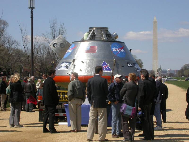 La NASA presenta la maqueta de la futura nave tripulada a la Luna