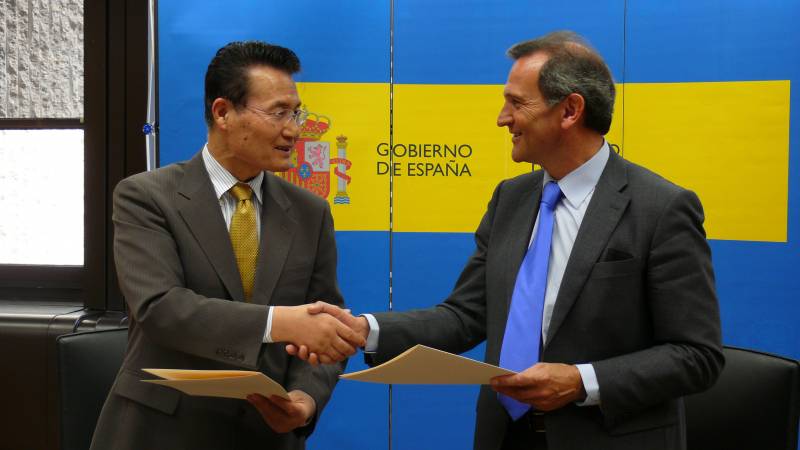 España y Japón acuerdan investigar sobre nanotecnología y nuevos materiales