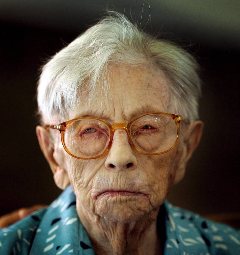  Hendrikje van Andel-Schipper durante la celebración de su 115 cumpleaños en Hoogeveen (Holanda). / Efe