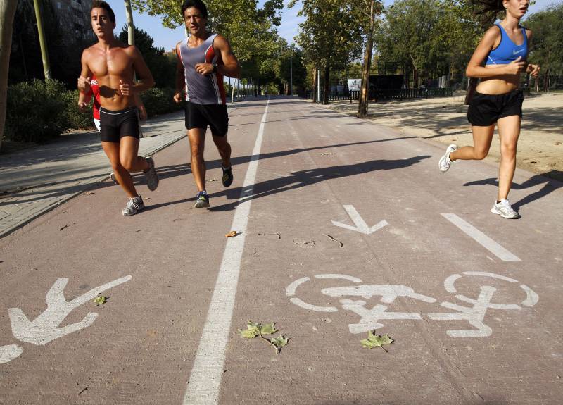 Más del 50% de los deportistas toman bebidas energéticas en los entrenamientos e incluso antes de las competiciones. / SINC