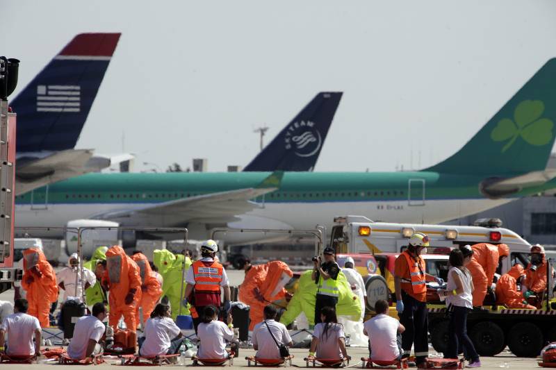 Simulan un accidente radiológico en el aeropuerto de Barajas