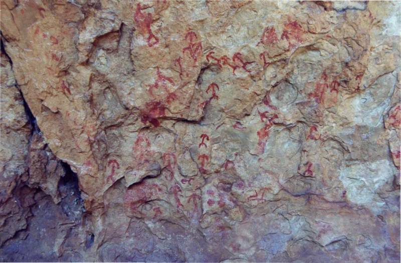 Figuras humanas en Abrigo Remacha / Luz Cardito Rollán.