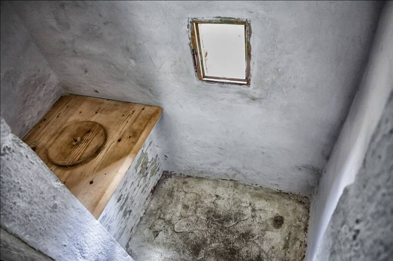 Un retrete en Saná, Yemen