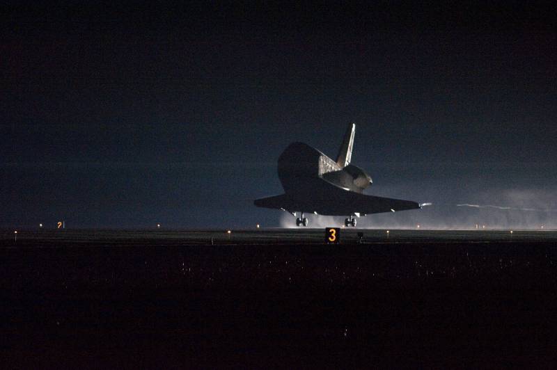 El Endeavour vuelve a la Tierra 