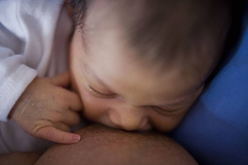 La leche materna debe tomarse a la misma hora en que fue extraída