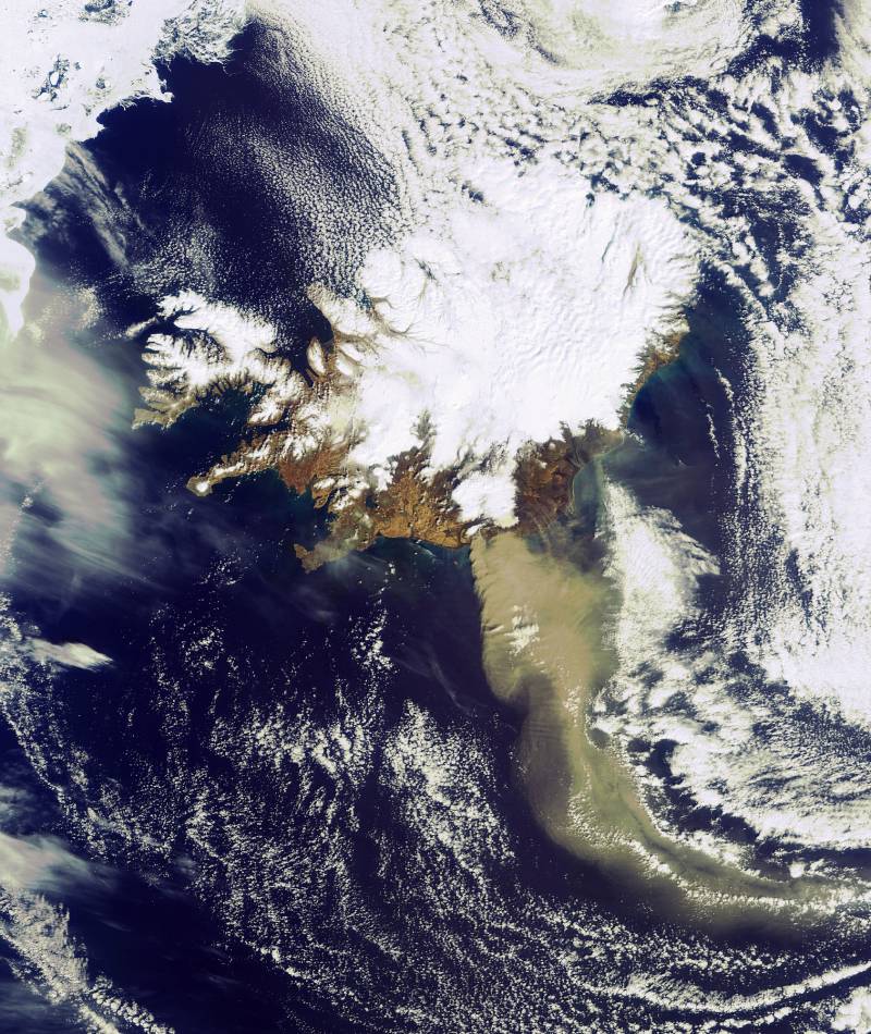 La nube de cenizas volcánicas se desplaza hacia el sudeste de Europa