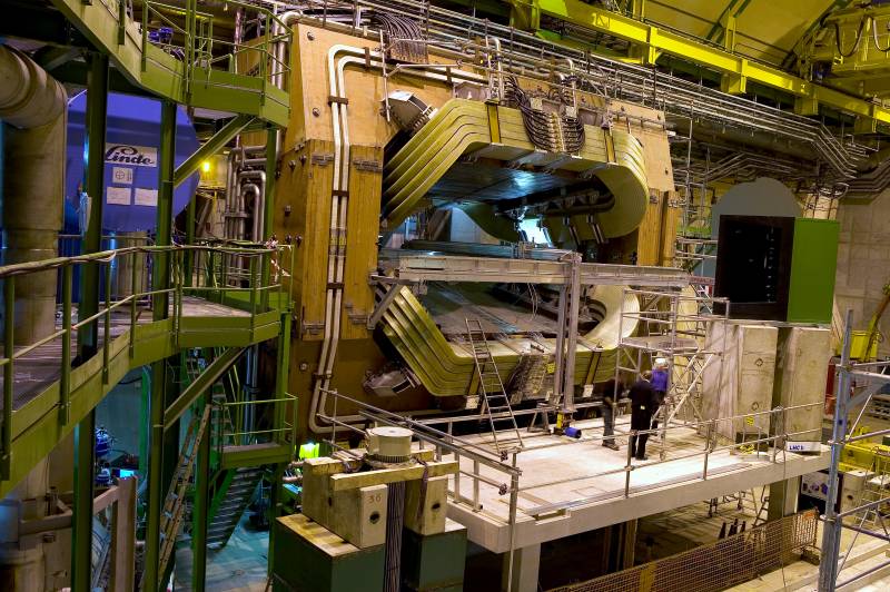 Otro ángulo del electroimán del LHCb