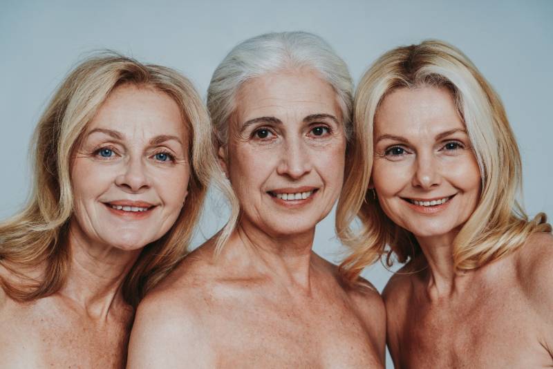 La menopausia es algo natural, y solo hay que tratar los síntomas negativos asociados