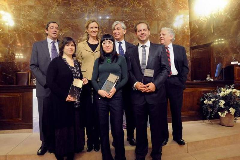 La ministra de Ciencia e Innovación, Cristina Garmendia, junto a los galardonados