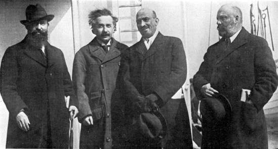 Abert Einstein con Jaim A. Weizmann durante su visita a Nueva York en 1921 / Wikipedia