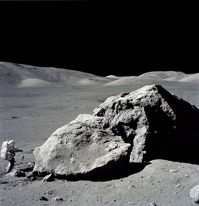 Encuentran grafito en la Luna