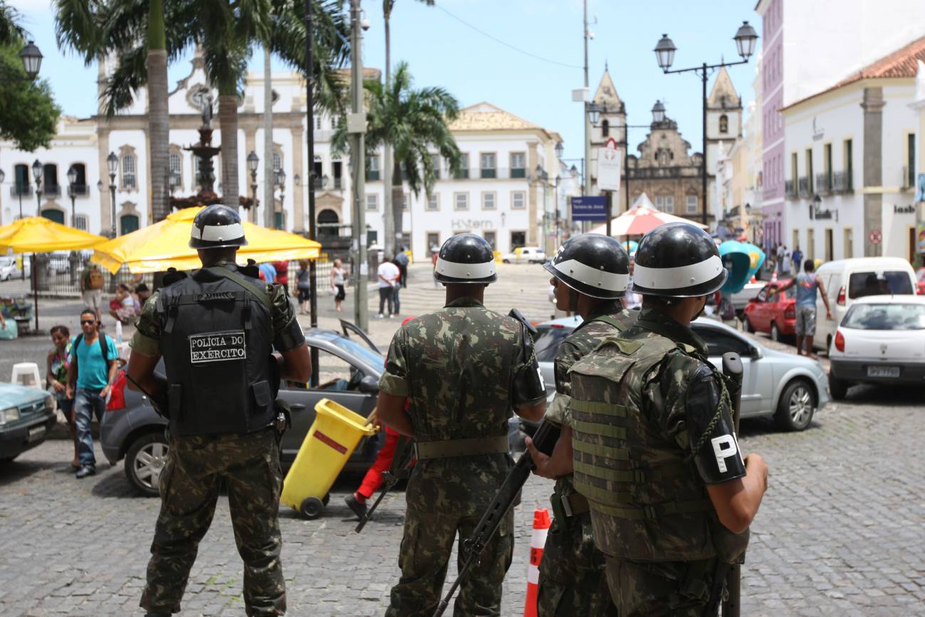 policía