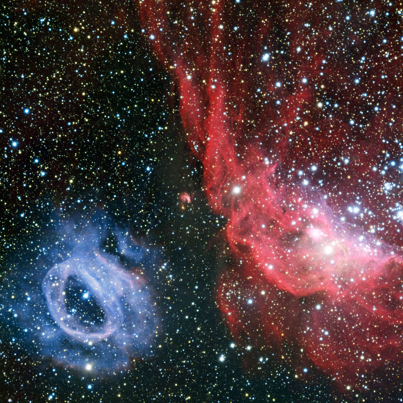 Una extraña pareja en la galaxia de al lado