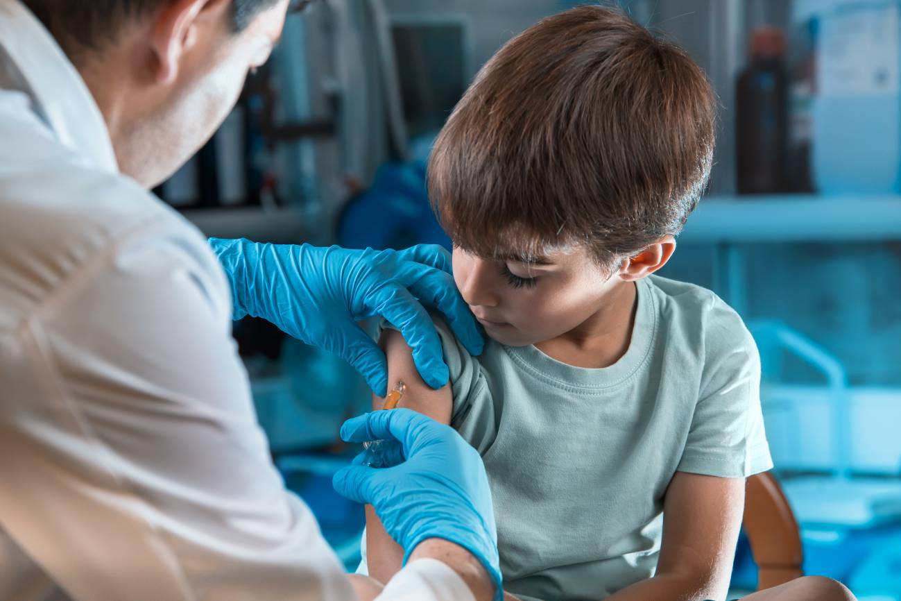 ¿Cuándo habrá una vacuna contra la covid-19 para la infancia? 