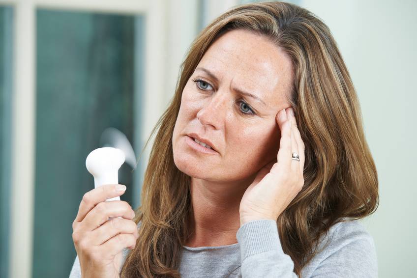 La fitoterapia solo alivia de forma modesta los síntomas de la menopausia