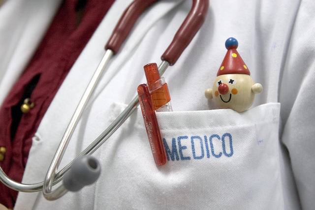 La ideología política de los médicos influye en las terapias que prescriben