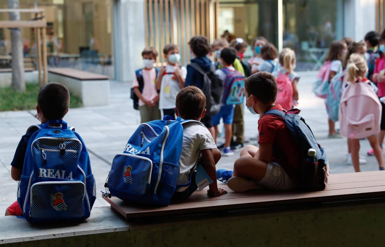 Los pediatras recomiendan la retirada de las mascarillas en las escuelas