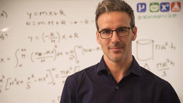 “Los profesores en este país no tienen el respeto y el sueldo que se merecen”