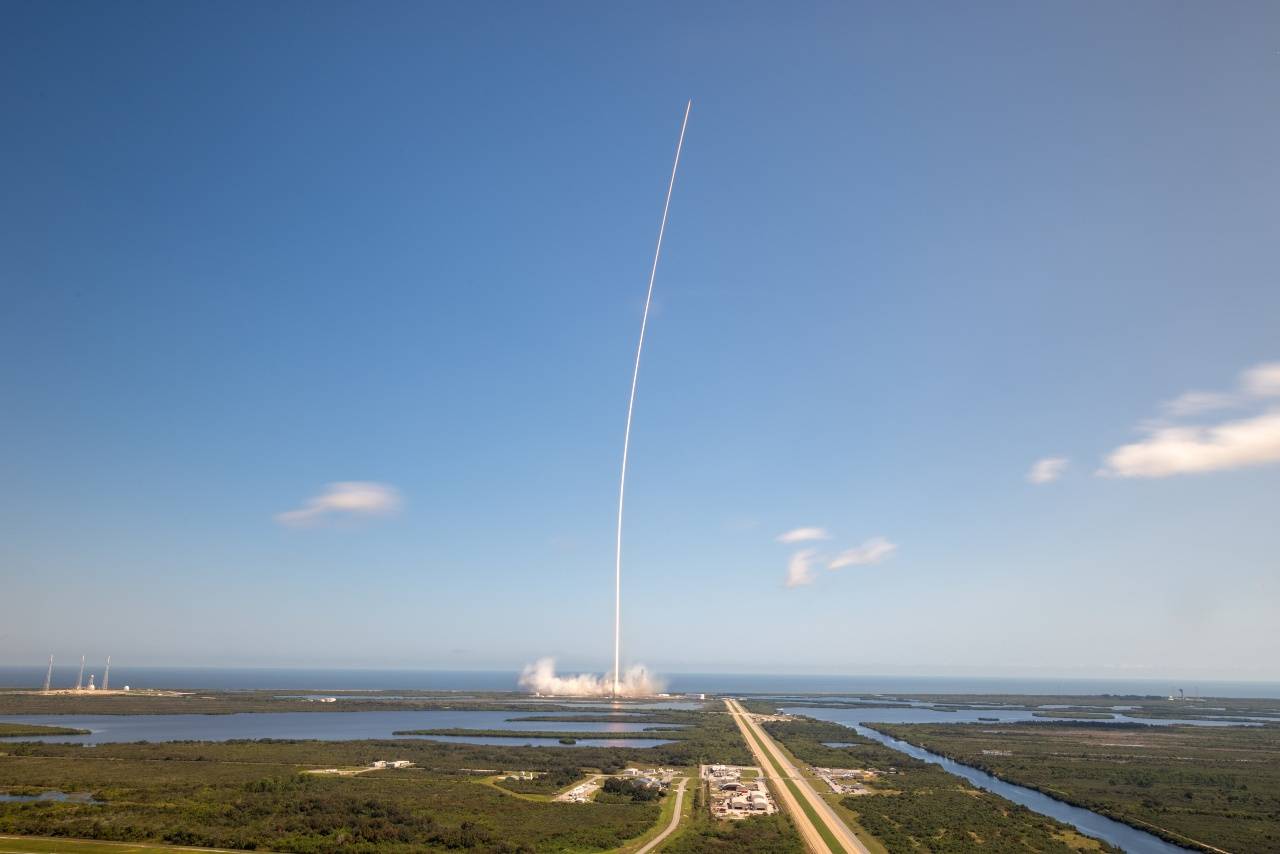 El lunes 14 de octubre de 2024 el cohete Falcon Heavy de SpaceX transportó a la nave espacial Europa Clipper de la NASA