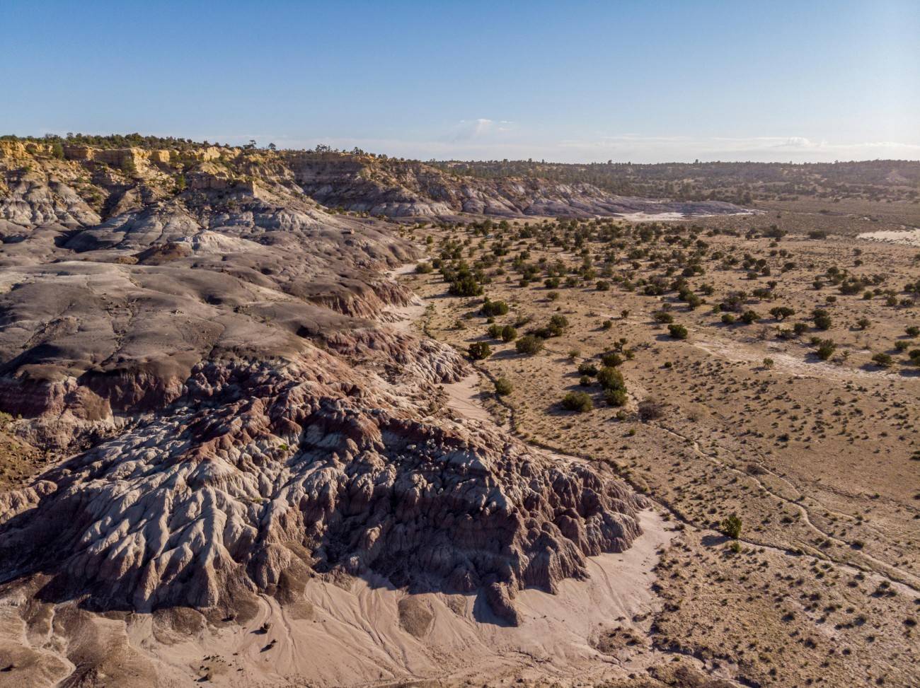 Dron del yacimiento de fósiles de Badlands