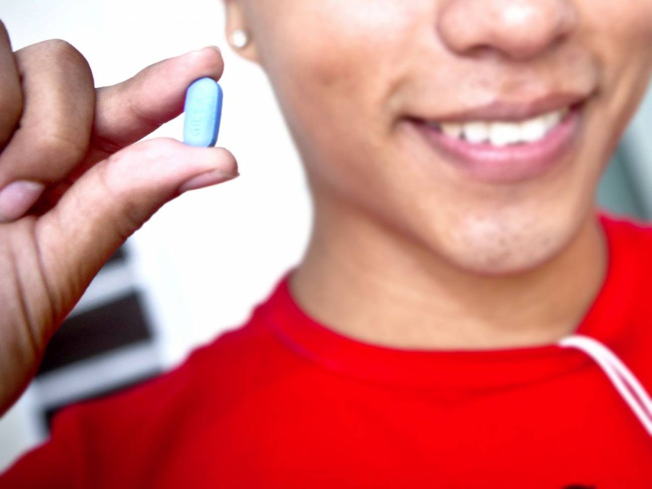 Según el estudio, el riesgo de contraer VIH se reduce un 76% tomando dos dosis de Truvada por semana, un 96% tomando cuatro dosis y un 99% tomando siete dosis por semana. Imagen: Miguel Bernal  