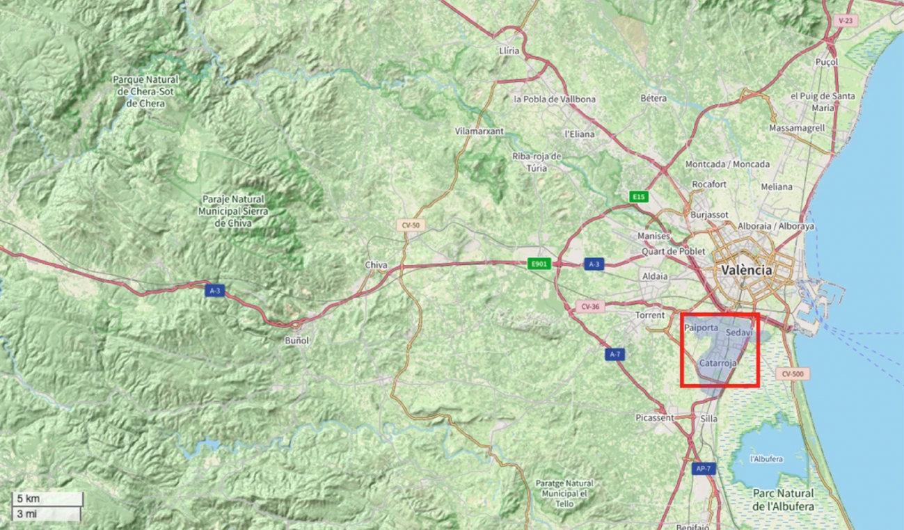 Mapa del área de Valencia donde se realizó el estudio de campo y la principal zona inundada visitada marcadas en rojo. / Copernicus Sentinel-1 / Discover Sustainability