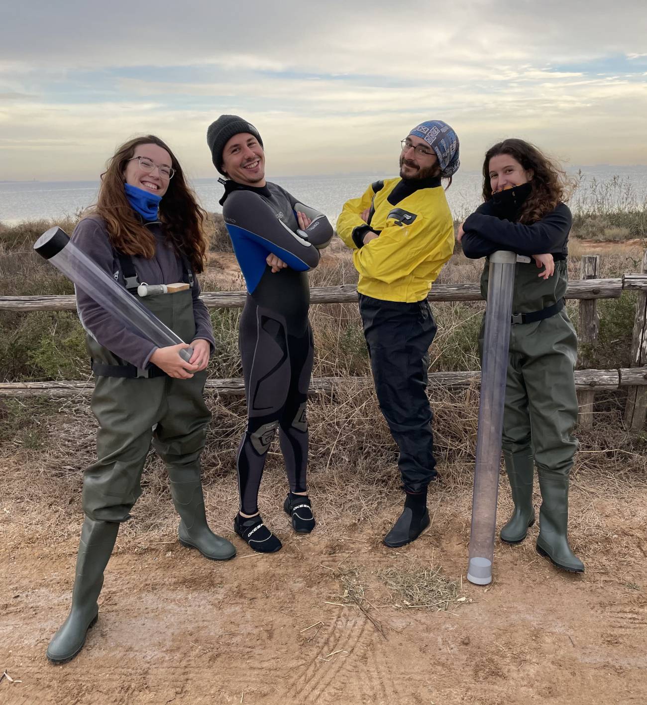 Los investigadores autores del estudio Irene Alorda-Montiel, Aaron Alorda-Kleinglass, Valentí Rodellas y Júlia Rodríguez-Puig (De izquierda a derecha) en el Mar Menor. / ICTA-UAB