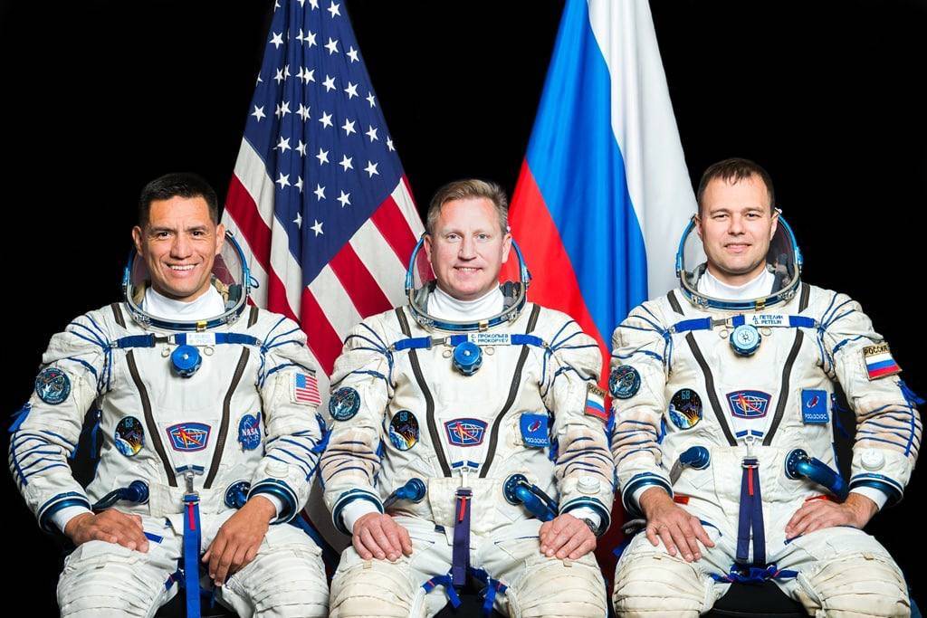 Tripulación de la Soyuz MS-22: Rubio, Prokopyev y Petelin. / Roscosmos