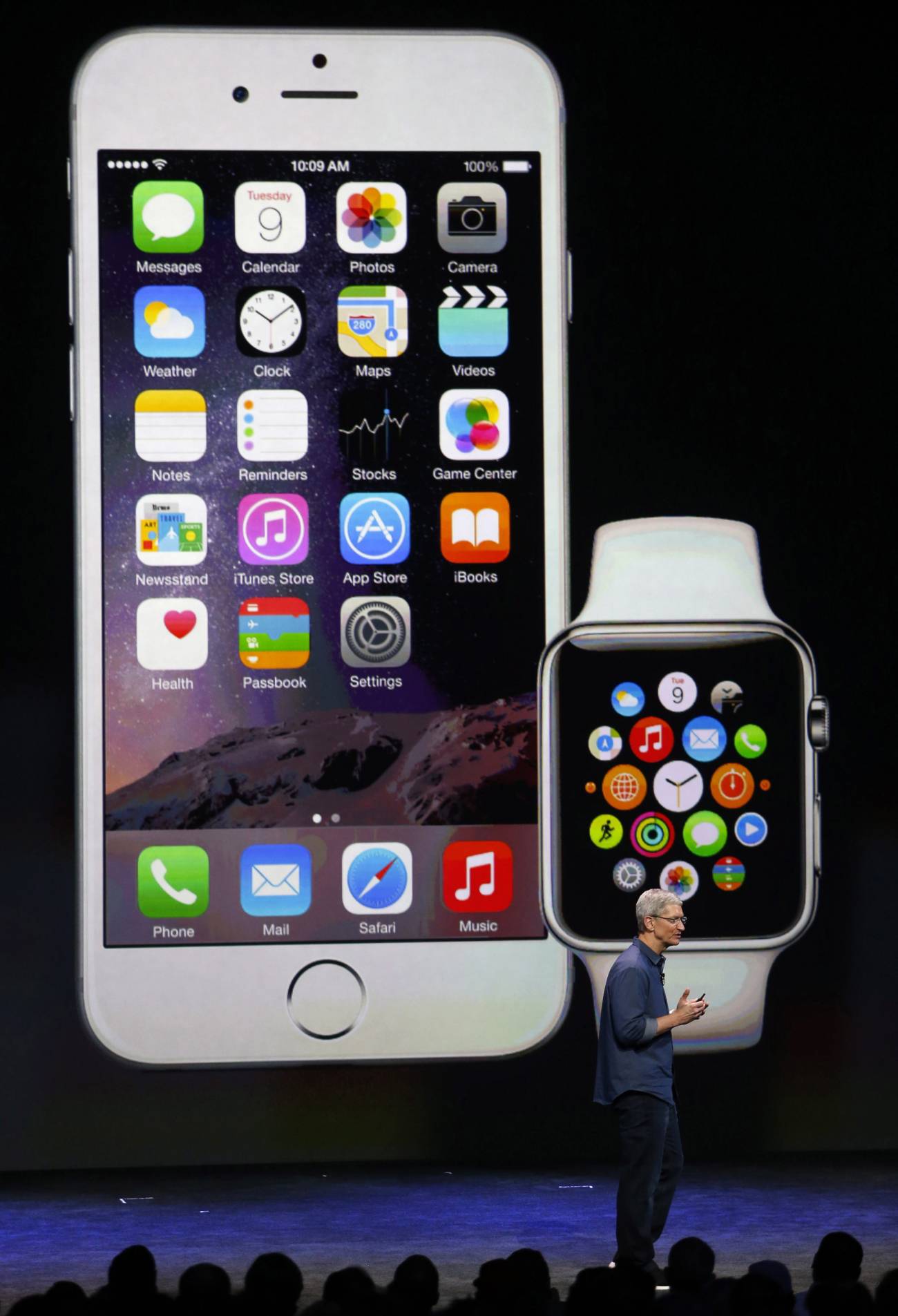 Apple lanza un reloj inteligente y nuevos iPhones con pantallas más grandes 