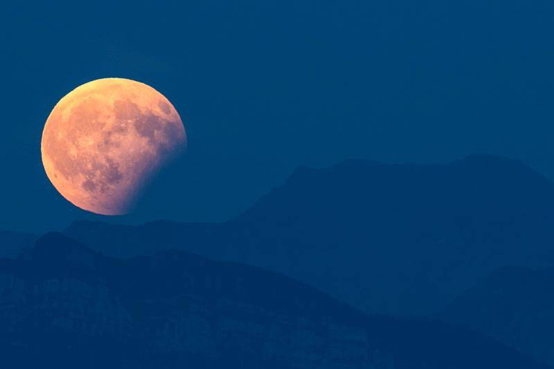 Así se vio el eclipse parcial de luna desde Europa