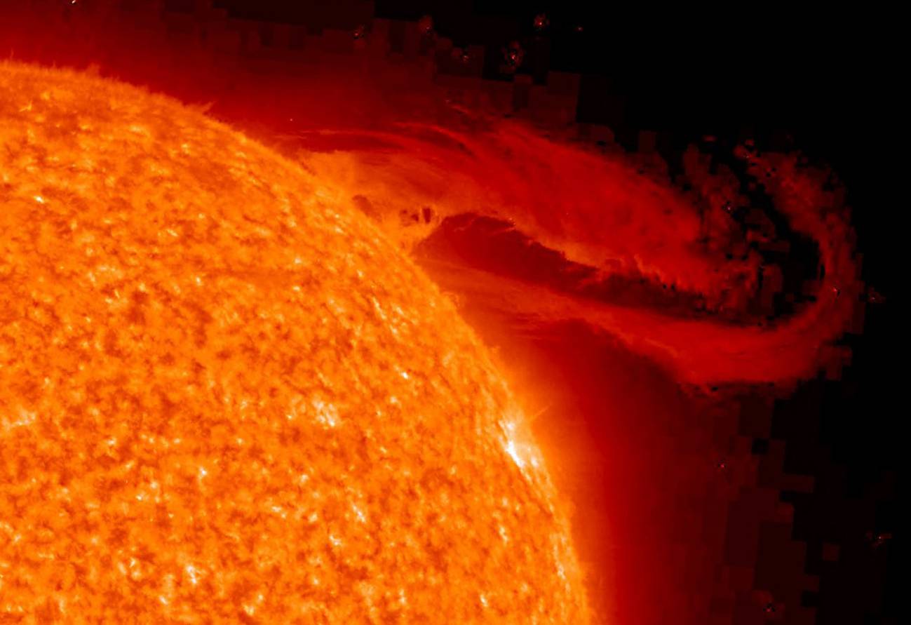 La interacción nuclear fuerte es la responsable de la fusión en el interior del Sol. / Nasa