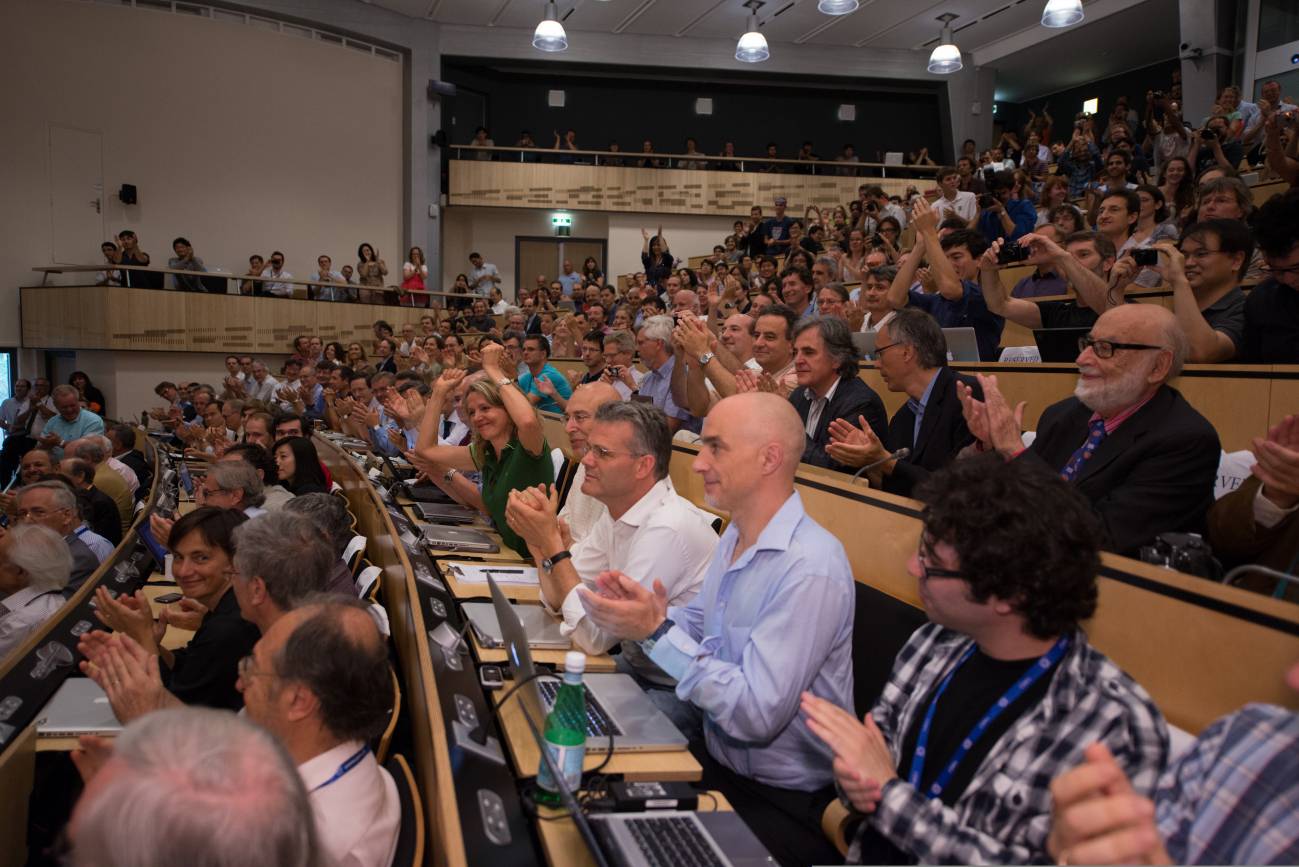 Aplauso, Higgs; CERN; LHC