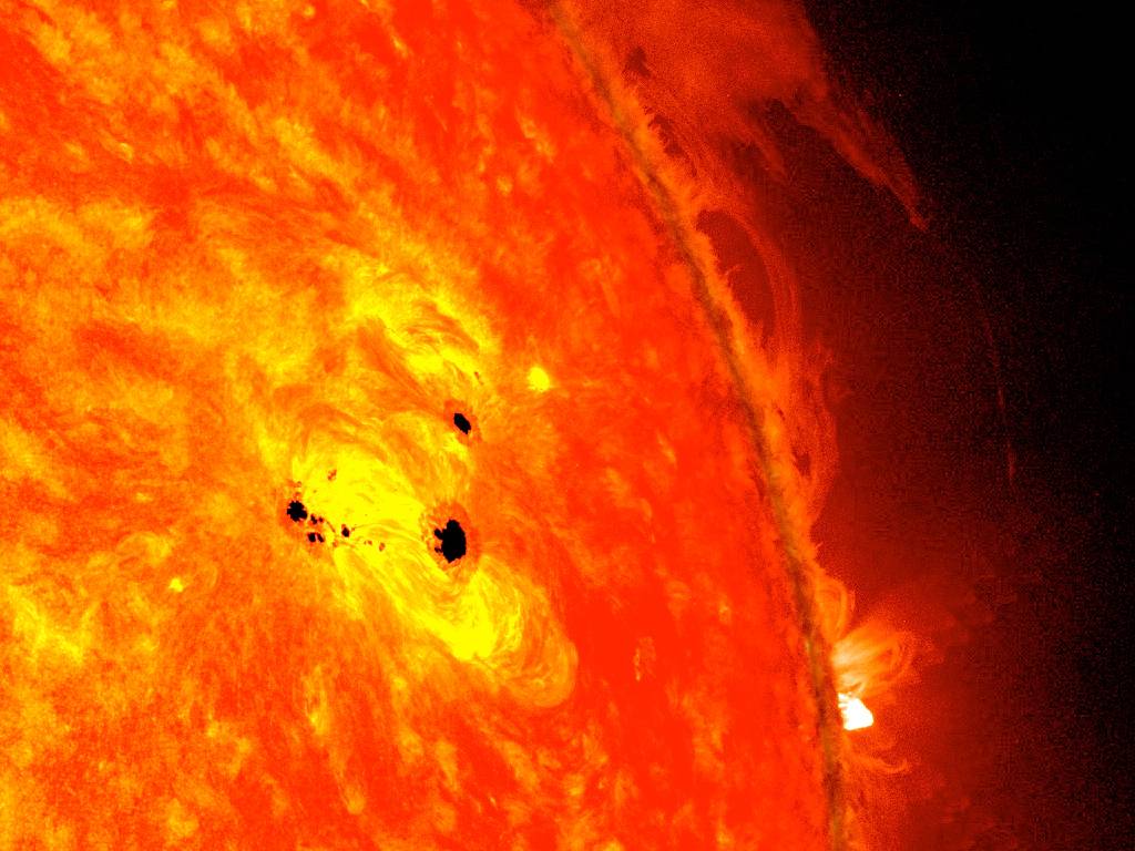 Dos manchas solares mayores que seis Tierras