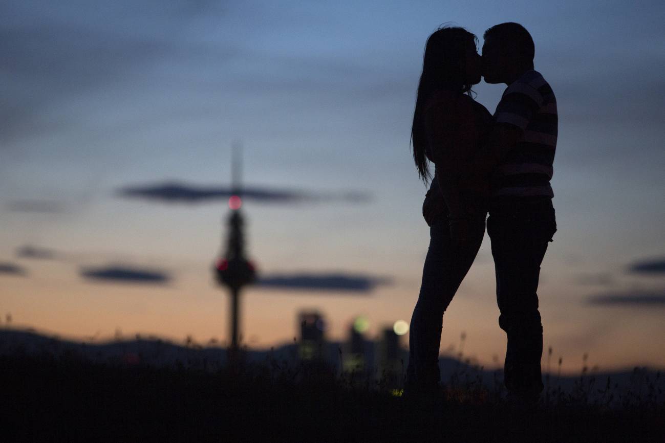 El amor romántico impide el reparto equitativo del dinero en las parejas