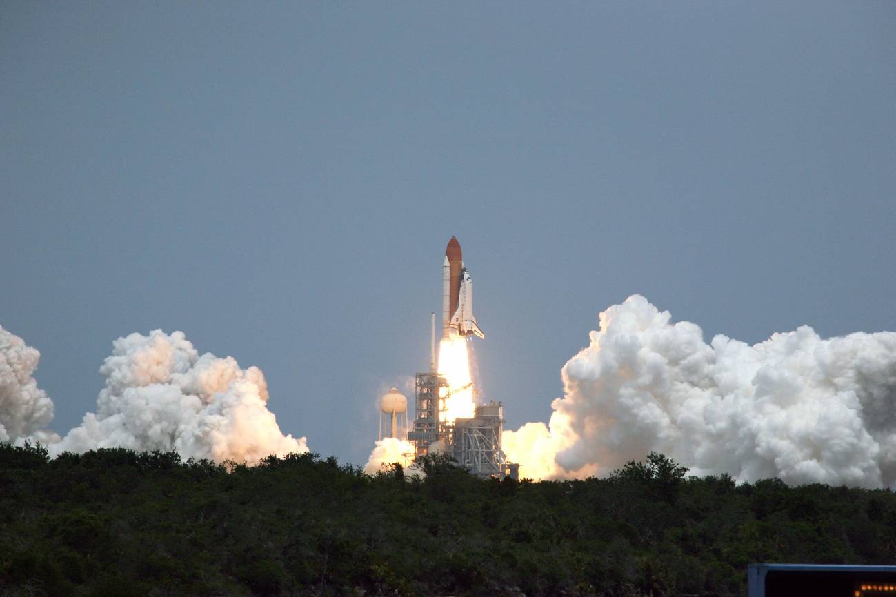 El ‘Atlantis’ despega con éxito rumbo al ‘Hubble’ 