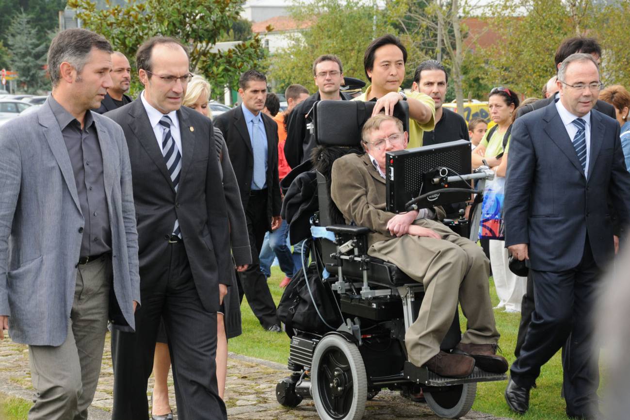 Stephen Hawking llega a Compostela
