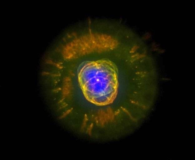 El 'cálido' interior de la Nebulosa Esquimal. / ESA