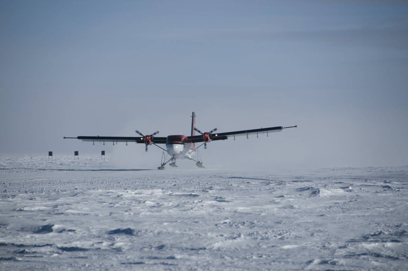 Las capas de hielo de la Antártida esconden agua congelada en la parte inferior 