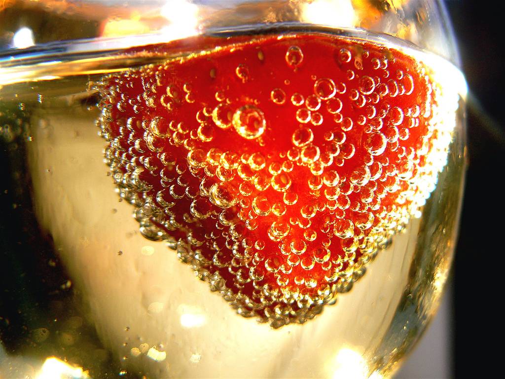 Las fresas protegen al estómago del alcoholestómago 