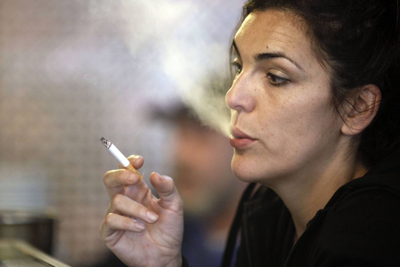 Las mujeres fumadoras tienen más riesgo de sufrir cáncer de mama
