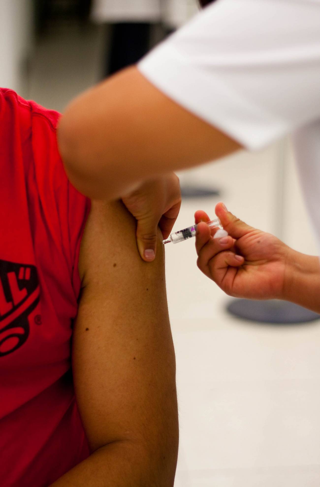 Los expertos proponen revisar la eficacia de la vacuna de la gripe en niños