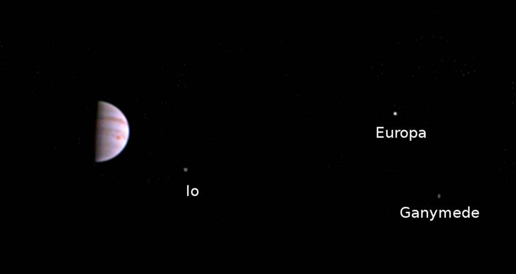 Primeras imágenes de Júpiter y sus lunas captadas por Juno