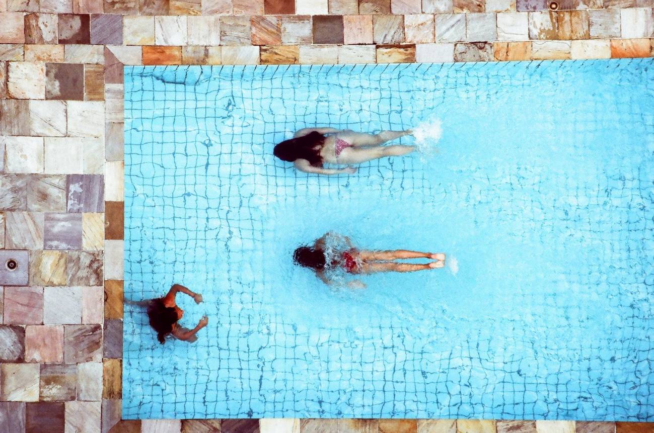 Recomiendan reducir los desinfectantes de las piscinas cubiertas