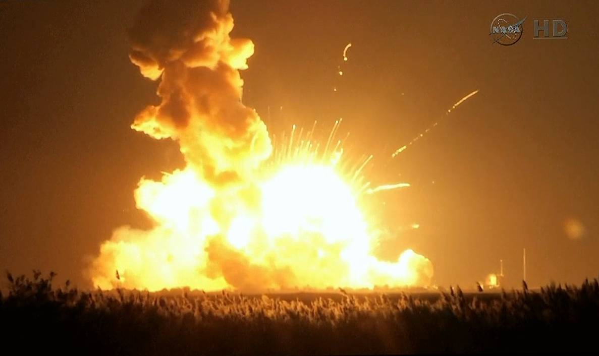 Un cohete de EE UU explota durante el lanzamiento